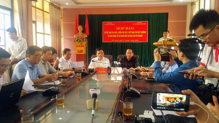Ông Vũ Văn Sử và ông Trần Đức Quý bị xử lý trước khi có kết luận số 486 của Ban thường vụ tỉnh ủy Hà Giang. Ảnh: LC Ông Vũ Văn Sử và ông Trần Đức Quý bị xử lý trước khi có kết luận số 486 của Ban thường vụ tỉnh ủy Hà Giang. Ảnh: LC
