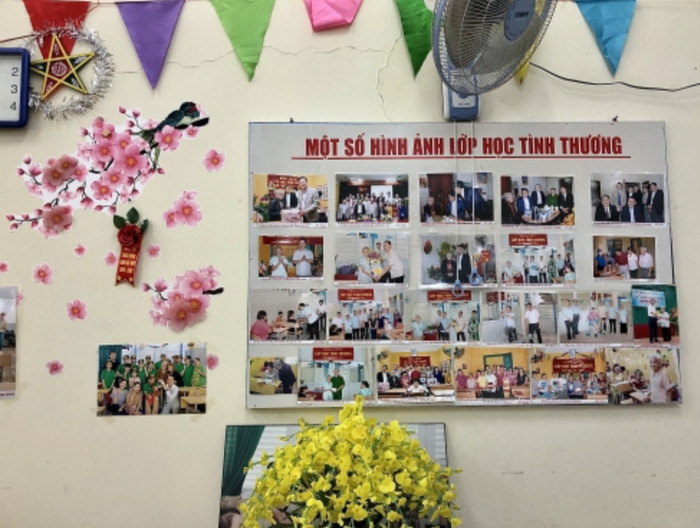 Một góc nhỏ ở lớp học tình thương được bà Nam tự tay trang trí nhờ sự giúp đỡ của cháu ngoại. Ảnh: Ngọc Trang Một góc nhỏ ở lớp học tình thương được bà Nam tự tay trang trí nhờ sự giúp đỡ của cháu ngoại. Ảnh: Ngọc Trang