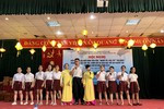 Các em học sinh khuyết tật trường Nguyễn Đình Chiều biểu diễn văn nghệ tại hội nghị. Ảnh Ngọc Trang Các em học sinh khuyết tật trường Nguyễn Đình Chiều biểu diễn văn nghệ tại hội nghị. Ảnh Ngọc Trang