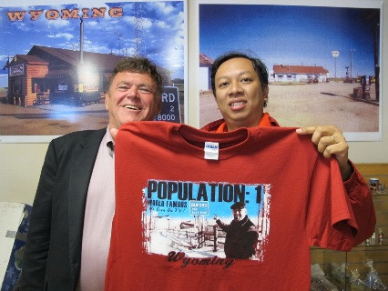 Ông Phạm Đình Nguyên sẽ trở thành "công dân duy nhất" của thị trấn Buford. Ông Phạm Đình Nguyên sẽ trở thành "công dân duy nhất" của thị trấn Buford.