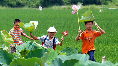 Mất cân bằng giới tính đang gia tăng tại các huyện ngoại thành Hà Nội. Mất cân bằng giới tính đang gia tăng tại các huyện ngoại thành Hà Nội.