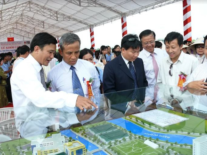 Lãnh đạo Tổng liên đoàn khẳng định thành công của Trường đại học Tôn Đức Thắng ngoài nỗ lực của tập thể cán bộ, giảng viên Nhà trường còn có vai trò không nhỏ của nguyên Chủ tịch Đặng Ngọc Tùng (thứ 2 từ trái qua), ảnh minh họa, nguồn: tdtu.edu.vn. Lãnh đạo Tổng liên đoàn khẳng định thành công của Trường đại học Tôn Đức Thắng ngoài nỗ lực của tập thể cán bộ, giảng viên Nhà trường còn có vai trò không nhỏ của nguyên Chủ tịch Đặng Ngọc Tùng (thứ 2 từ trái qua), ảnh minh họa, nguồn: tdtu.edu.vn.