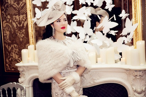 Không chỉ tạo ấn tượng mạnh với công chúng trong nước, cô còn ghi điểm trong mắt các chuyên gia thời trang, các hãng thông tấn báo chí nước ngoài và quan khách có mặt trong các show diễn…Ở Alexis Mabille, Lý Nhã Kỳ vẫn là một trong những gương mặt nghệ sĩ Châu Á được các hãng thông tấn săn đón, phỏng vấn và chụp hình.