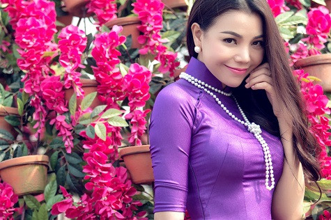 Khởi đầu năm mới, Trà Ngọc Hằng ra mắt MV "Câu chuyện đầu năm" được cô đầu tư công phu, do đạo diễn Triệu Quang Huy thực hiện.