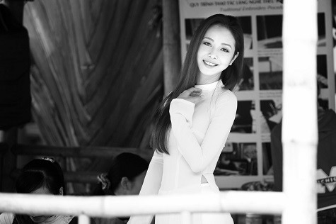 Từ ngày cùng gia đình trở về nước, Jennifer Phạm luôn trở thành tâm điểm của dư luận Từ ngày cùng gia đình trở về nước, Jennifer Phạm luôn trở thành tâm điểm của dư luận