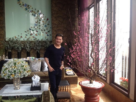 Cơ ngơi đồ sộ của "ông hoàng nhạc Việt" - Đàm Vĩnh Hưng đã sớm chuẩn bị đào đón Tết Cơ ngơi đồ sộ của "ông hoàng nhạc Việt" - Đàm Vĩnh Hưng đã sớm chuẩn bị đào đón Tết