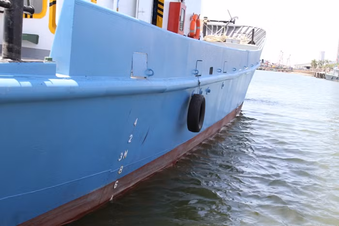 Đây là tàu cá vỏ thép thứ hai của ngư dân miền Trung. Trước đó ngày 10/4, tàu vỏ thép đầu tiên Hoàng Anh 01 đã được bàn giao cho ngư dân Mai Văn Thành (ở Quảng Ngãi).