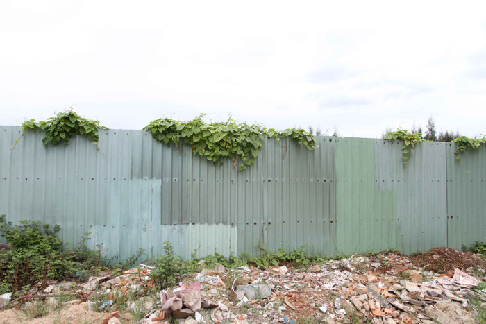 Nhiều chỗ trở thành điểm đổ phế liệu... Nhiều chỗ trở thành điểm đổ phế liệu...