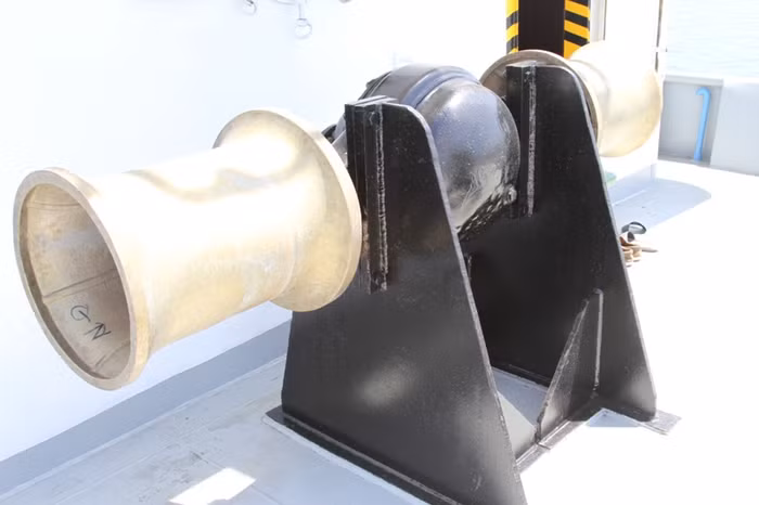 Trục kéo lưới trên tàu.