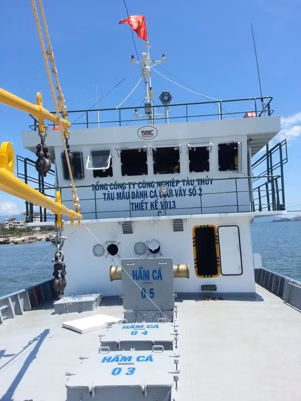 Được biết, ngư dân Lê Sang là anh em "cột chèo" với thuyền trưởng Phan Bé, nên tàu được đặt tên là Sang Fish 01.