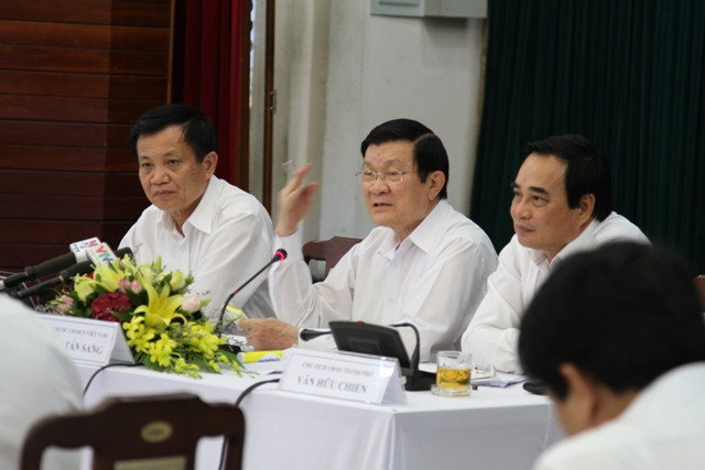 Chủ tịch nước Trương Tấn Sang: "Đà Nẵng nghiên cứu lập “Quỹ hỗ trợ ngư dân” để giúp ngư dân tăng thêm phương tiện đánh bắt xa bờ". Ảnh H.Q