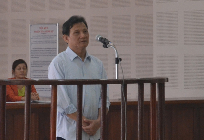 Bị cáo Bùi Mạnh Hùng trước vành móng ngựa vào ngày 21/7/2014. Bị cáo Bùi Mạnh Hùng trước vành móng ngựa vào ngày 21/7/2014.