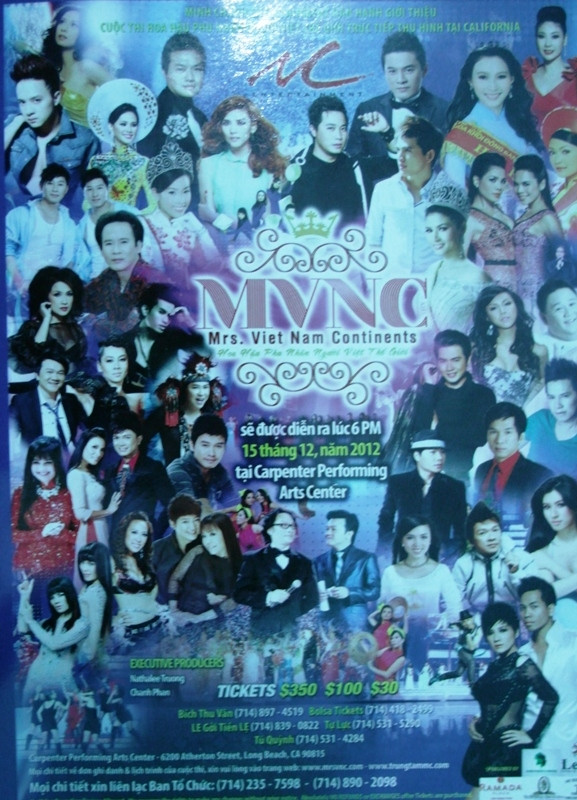 Bìa quyển cataloge giới thiệu ccuộc thi Hoa hậu Phu nhân Người Việt Thế giới năm 2012 của Minh Chánh. Mỗi thí sinh muốn có 1 tấm ảnh trong quyển cataloge này phải đóng phí cho Minh Chánh 500 USD - theo phản ánh của người tố cáo. Bìa quyển cataloge giới thiệu ccuộc thi Hoa hậu Phu nhân Người Việt Thế giới năm 2012 của Minh Chánh. Mỗi thí sinh muốn có 1 tấm ảnh trong quyển cataloge này phải đóng phí cho Minh Chánh 500 USD - theo phản ánh của người tố cáo.