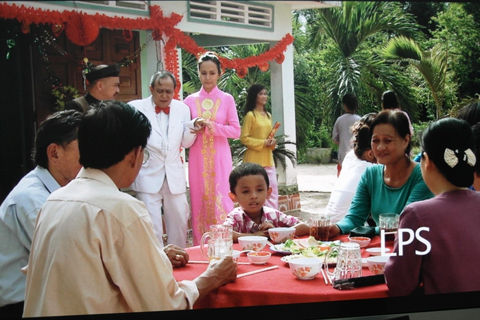 Cảnh đám cưới quê rất gần với cuộc sống của người miền Tây Nam Bộ trong phim Yêu anh! Em dám không? Cảnh đám cưới quê rất gần với cuộc sống của người miền Tây Nam Bộ trong phim Yêu anh! Em dám không?