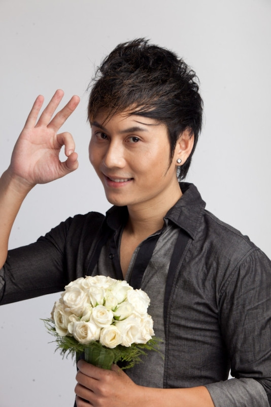 "Trong năm nay, tôi sẽ có nhiều dự án âm nhạc mới, hy vọng sẽ là một năm thuận lợi" - Trần Nam cười tự tin. "Trong năm nay, tôi sẽ có nhiều dự án âm nhạc mới, hy vọng sẽ là một năm thuận lợi" - Trần Nam cười tự tin.