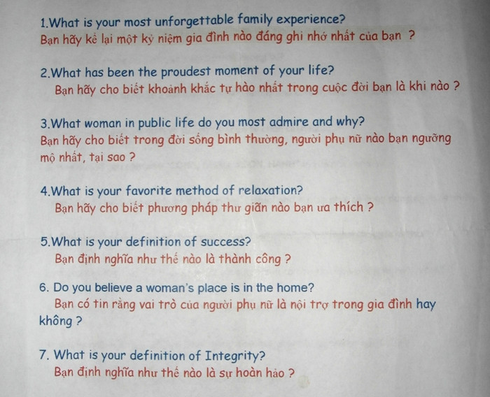 Bảng câu hỏi "ứng xử" thể hiện... trí tuệ của thí sinh trong đêm chung kết, được Ban tổ chức phát trước cho các thí sinh để họ học thuộc lòng phần trả lời!