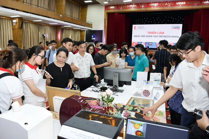 Ảnh minh họa: Triển lãm ngày hội sáng tạo trẻ Bách khoa, năm 2022 (Nguồn: HUST) Ảnh minh họa: Triển lãm ngày hội sáng tạo trẻ Bách khoa, năm 2022 (Nguồn: HUST)