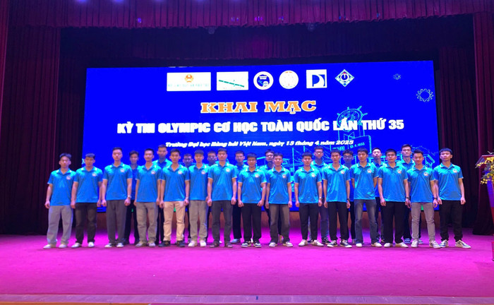 Đội tuyển Olympic Cơ học của Học viện Phòng không - Không quân tham gia kỳ thi Olympic Cơ học toàn quốc lần thứ 35, năm 2025. z6537757578226_30b0a2bbe96a86d7863067548cf9598f.jpg