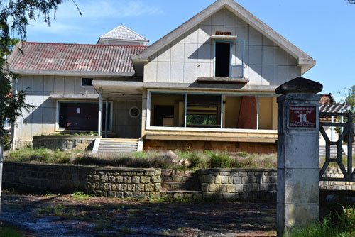 ... nay hoang tàn và quạnh hiu. ... nay hoang tàn và quạnh hiu.