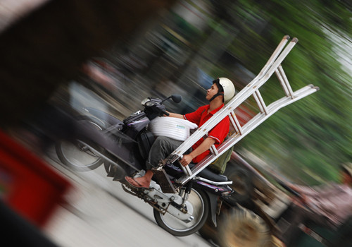 Ba đầu sáu tay. Ảnh: Hung MT.