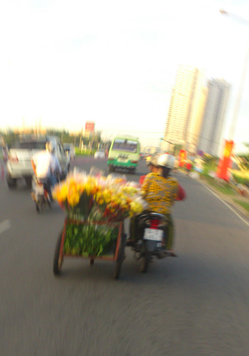 Tiện nhưng rất nguy hiểm. Ảnh: Le Van Ly. Tiện nhưng rất nguy hiểm. Ảnh: Le Van Ly.