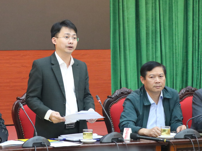 Ông Trần Trung Hiếu thông tin tại cuộc giao ban. Ảnh: Đỗ Thơm