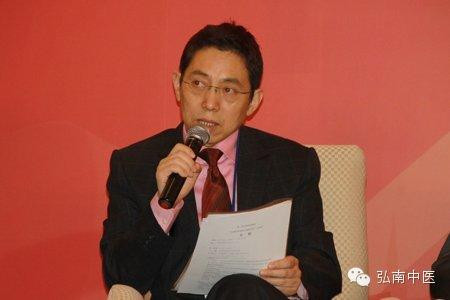 Lã Ninh Tư, biên tập viên, bình luận viên thời sự đài Phượng Hoàng. Lã Ninh Tư, biên tập viên, bình luận viên thời sự đài Phượng Hoàng.