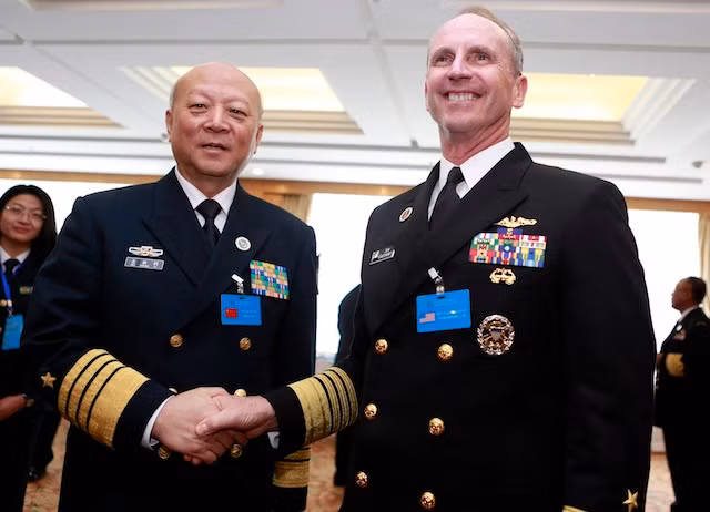 Tư lệnh Hải quân Trung Quốc Ngô Thắng Lợi và Tham mưu trưởng Hải quân Hoa Kỳ Jonathan Greenert. Ảnh: The Malaysian Insider. Tư lệnh Hải quân Trung Quốc Ngô Thắng Lợi và Tham mưu trưởng Hải quân Hoa Kỳ Jonathan Greenert. Ảnh: The Malaysian Insider.