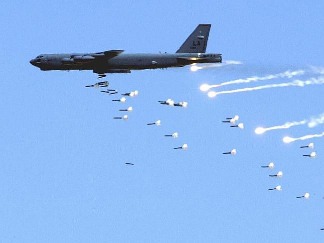 Máy bay ném bom B-52, hình minh họa: News.com.au. Máy bay ném bom B-52, hình minh họa: News.com.au.