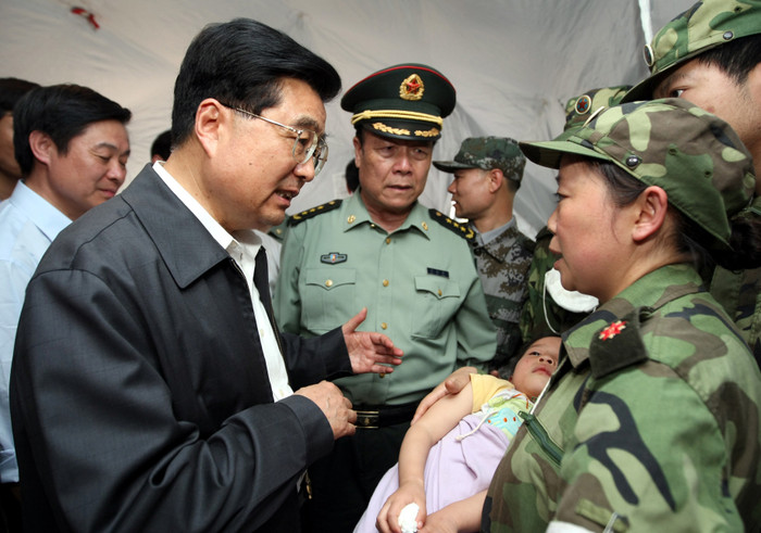 Ông Hồ Cẩm Đào được cho là bị Quách Bá Hùng, Từ Tài Hậu thao túng. Ông Hồ Cẩm Đào được cho là bị Quách Bá Hùng, Từ Tài Hậu thao túng.