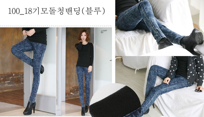 Jean màu mốc thích hợp với những "cô nàng ngổ ngáo", bạn chỉ cần mặc áo phông màu đen và khoác ngoài áo khoác ngắn đã đủ năng động và cá tính rồi. Jean màu mốc thích hợp với những "cô nàng ngổ ngáo", bạn chỉ cần mặc áo phông màu đen và khoác ngoài áo khoác ngắn đã đủ năng động và cá tính rồi.