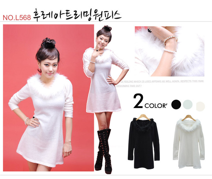 Váy xoè chữ A kết hợp cổ lông khiến bạn xinh đẹp như một nàng công chúa, hãy kết hợp với đôi bốt màu đen để bạn thêm cá tính.