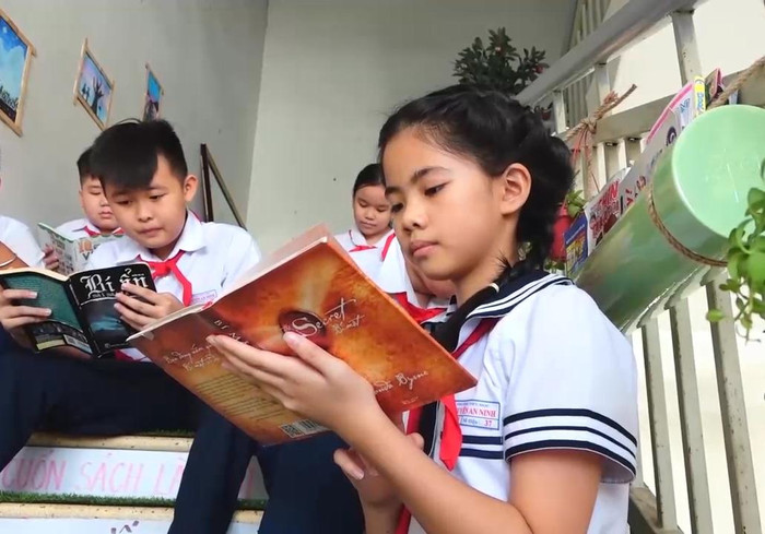 Em Hà Phương Linh, học sinh lớp lớp 4/6. Em Hà Phương Linh, học sinh lớp lớp 4/6.