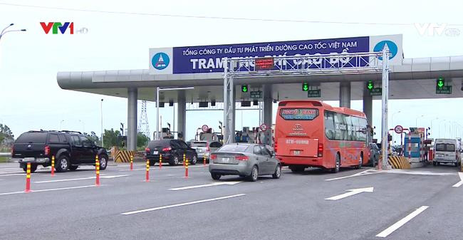 Việc triển khai hệ thống thu phí tự động còn chậm trễ. Ảnh minh họa: VTV.vn Việc triển khai hệ thống thu phí tự động còn chậm trễ. Ảnh minh họa: VTV.vn