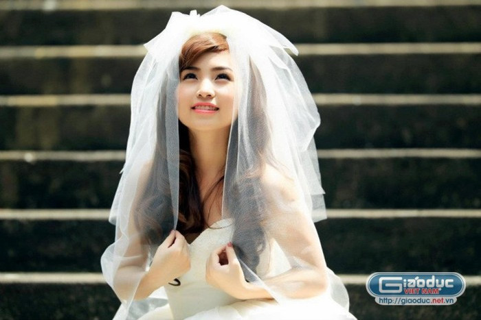 Nana sở hữu một gương mặt đẹp tự nhiên với điểm nhấn là màu xanh navy cho đôi mắt đẹp mê hồn. Nana sở hữu một gương mặt đẹp tự nhiên với điểm nhấn là màu xanh navy cho đôi mắt đẹp mê hồn.