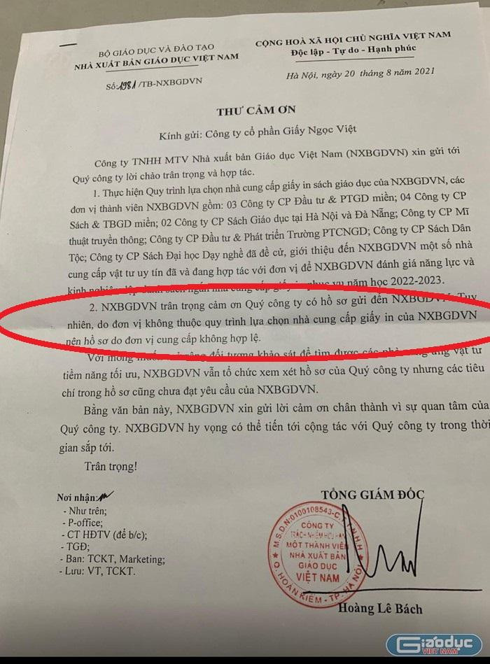Công ty Ngọc Việt phản ánh với Bộ Giáo dục và Đào tạo, họ 2 lần gửi công văn chào hàng tham gia đấu thầu cung cấp giấy in cho Nhà xuất bản Giáo dục Việt Nam nhưng không nhận được bất kỳ thông báo hướng dẫn nào ngoài "Thư cảm ơn" đề ngày 20/8/2021 nhưng bì thư chuyển phát nhanh "Thư cảm ơn" này lại đề ngày 27/8/2021 và gửi sai địa chỉ nơi nhận. Công ty Ngọc Việt phản ánh với Bộ Giáo dục và Đào tạo, họ 2 lần gửi công văn chào hàng tham gia đấu thầu cung cấp giấy in cho Nhà xuất bản Giáo dục Việt Nam nhưng không nhận được bất kỳ thông báo hướng dẫn nào ngoài "Thư cảm ơn" đề ngày 20/8/2021 nhưng bì thư chuyển phát nhanh "Thư cảm ơn" này lại đề ngày 27/8/2021 và gửi sai địa chỉ nơi nhận.