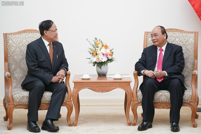 Thủ tướng Nguyễn Xuân Phúc tiếp Bộ trưởng Hợp tác quốc tế Myanmar . Ảnh: VGP Thủ tướng Nguyễn Xuân Phúc tiếp Bộ trưởng Hợp tác quốc tế Myanmar . Ảnh: VGP