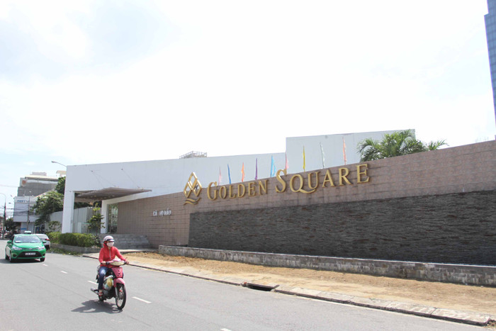 Dự án Golden Square – Khu phức hợp cao cấp thương mại, văn phòng, khách sạn và chung cư cao cấp (phường Hải Châu I, quận Hải Châu) do Công ty Cổ phần địa ốc Đông Á làm chủ đầu tư, với diện tích hơn 10.000 m2 đất. Nơi đây đầu tư xây dựng và kinh doanh trung tâm thương mại, văn phòng cho thuê, chung cư cao cấp cao 36 tầng và 21 tầng. Tổng vốn đầu tư dự kiến 2.020,73 tỷ đồng.