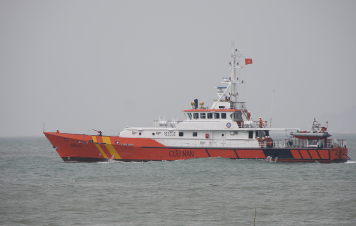 Tàu SAR 412 của Trung tâm II trong một lần đi cứu nạn. Ảnh Thùy Linh Tàu SAR 412 của Trung tâm II trong một lần đi cứu nạn. Ảnh Thùy Linh