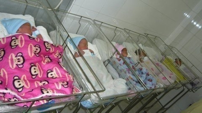 5 em bé được sinh ra từ thụ tinh nhân tạo