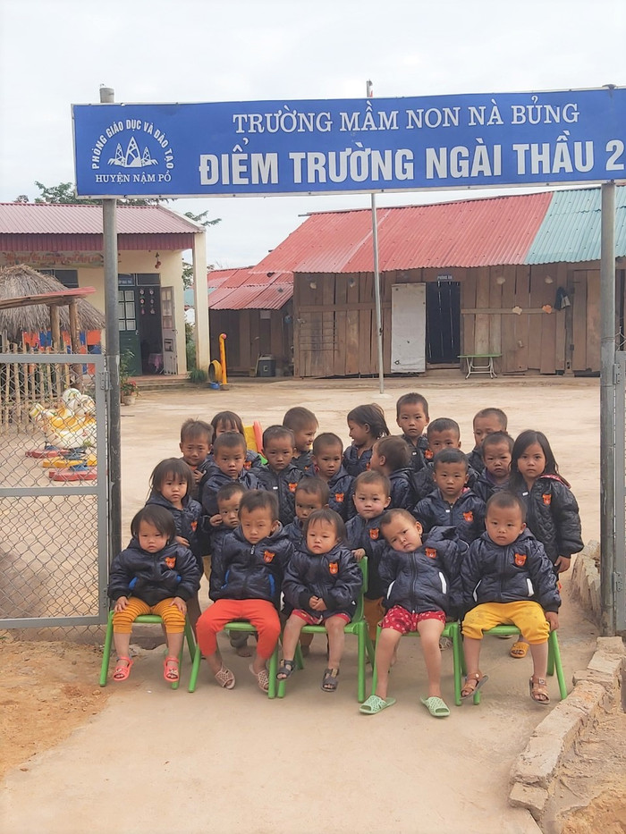 Các con của cô Tuyến trên đỉnh Ngải Thầu. Ảnh: NVCC Các con của cô Tuyến trên đỉnh Ngải Thầu. Ảnh: NVCC