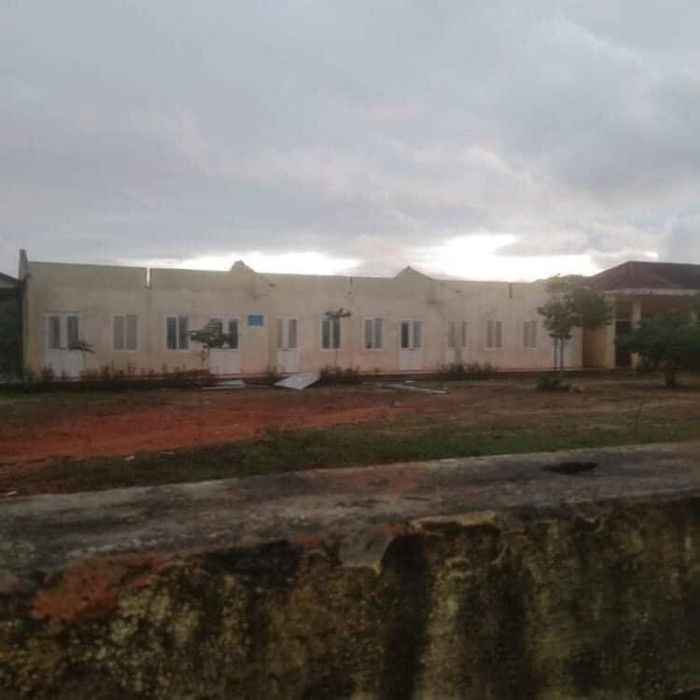 Điểm trường thôn Đá Bàn, xã Ba Nang, huyện Đakrông bị tốc mái. Ảnh: Vân Hoàng Điểm trường thôn Đá Bàn, xã Ba Nang, huyện Đakrông bị tốc mái. Ảnh: Vân Hoàng