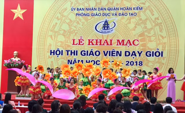Các thầy cô cần biết về các quy định liên quan đến hội thi giáo viên dạy giỏi. Ảnh Hà Nội mới