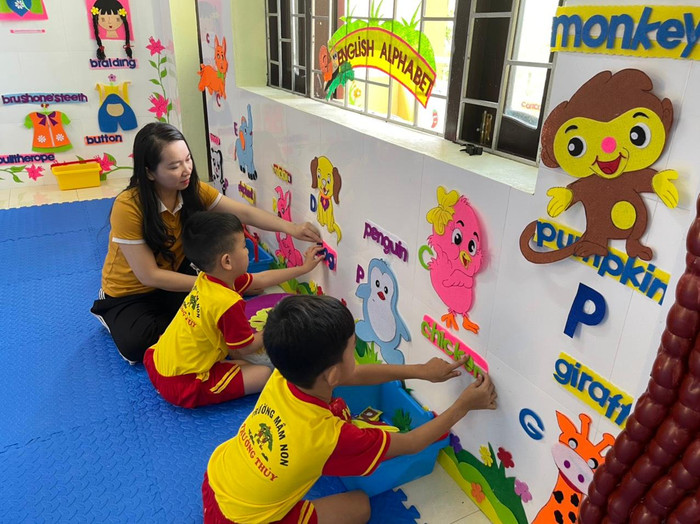 Trong lớp học của cô giáo Hiền, học trò rất hào hứng tham gia. Ảnh: XH