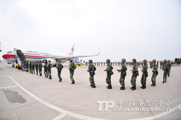 Diễn tập nhằm mục đích nâng cao khả năng kết hợp lực lượng, phương tiện quân - dân sự khi xảy ra tình huống bất ngờ Diễn tập nhằm mục đích nâng cao khả năng kết hợp lực lượng, phương tiện quân - dân sự khi xảy ra tình huống bất ngờ