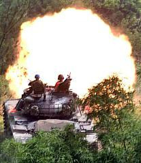 Xe tăng Đài Loan khai hỏa