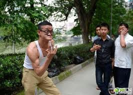 "Quỷ mặt nát" biểu diễn tuyệt kỹ có một không hai cũng chẳng giống ai này "Quỷ mặt nát" biểu diễn tuyệt kỹ có một không hai cũng chẳng giống ai này