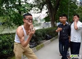 "Quỷ mặt nát" biểu diễn tuyệt kỹ có một không hai cũng chẳng giống ai này