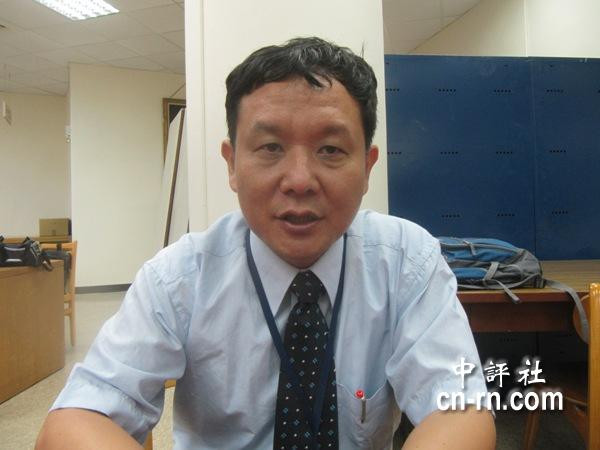 Mặc dù rất quan tâm tới các chủ đề thảo luận tại đối thoại Shangri-La và mong muốn phát biểu, nhưng ông Vương Cao Thành và học giả Đài Loan không có cơ hội, chỉ có thể trao đổi bên lề, "gặp chui" các phái đoàn khác, đặc biệt là Mỹ Mặc dù rất quan tâm tới các chủ đề thảo luận tại đối thoại Shangri-La và mong muốn phát biểu, nhưng ông Vương Cao Thành và học giả Đài Loan không có cơ hội, chỉ có thể trao đổi bên lề, "gặp chui" các phái đoàn khác, đặc biệt là Mỹ