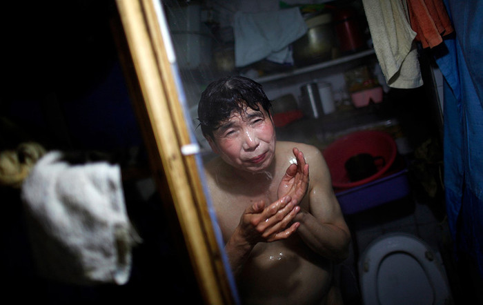 Chấp nhận xuất hiện trước ống kính với mong muốn được xã hội chấp nhận